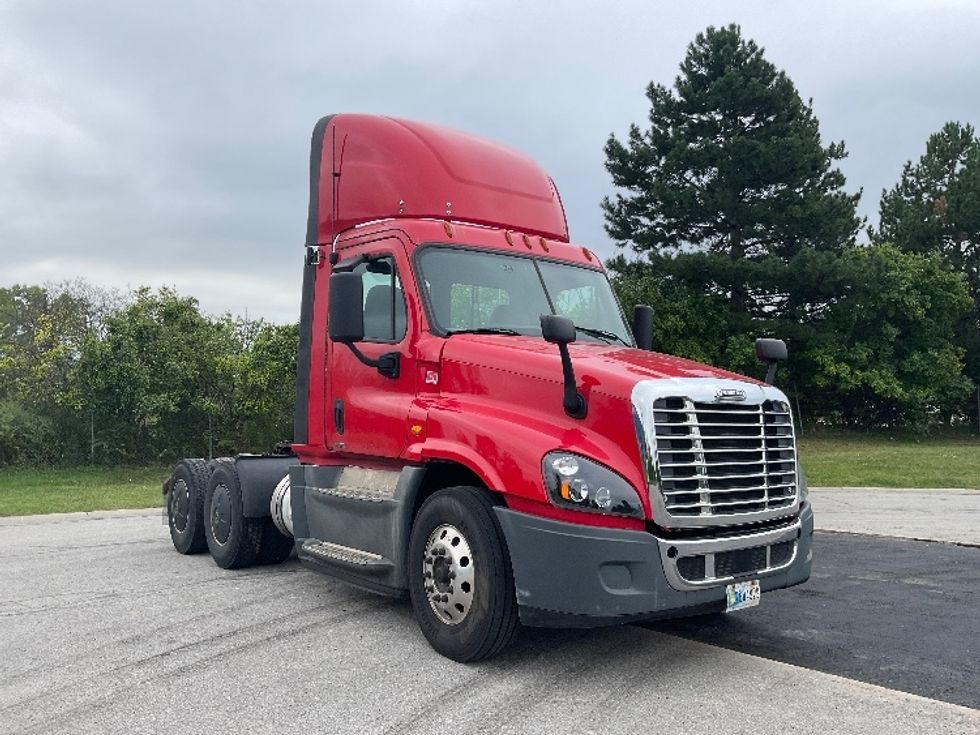 Day Cab Tractor-Heavy Duty Tractors-Freightliner-2018-Cascadia 12564ST-Rochester-NY-546,537\n\t\tmiles-$ 41,000 - Image 1