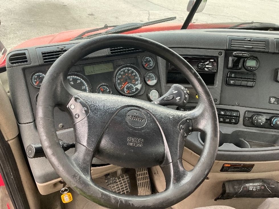 2018 Freightliner Cascadia 125" Sleeper Cab photo 11