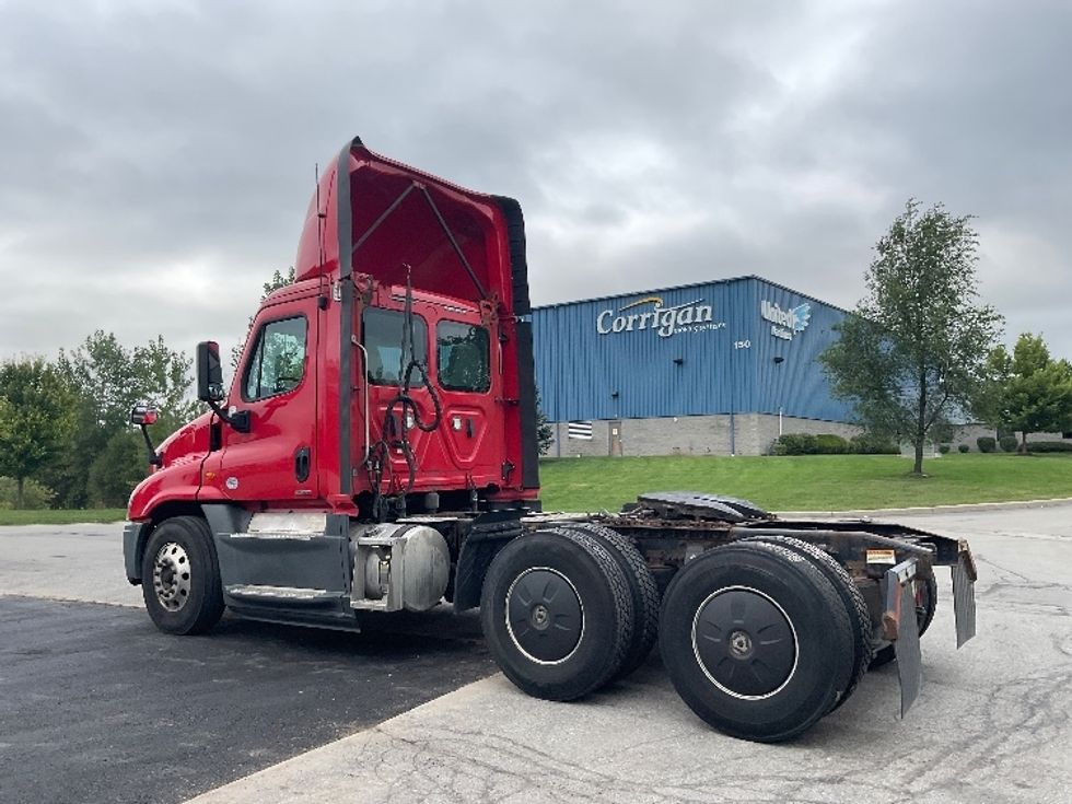 2018 Freightliner Cascadia 125" Sleeper Cab photo 5