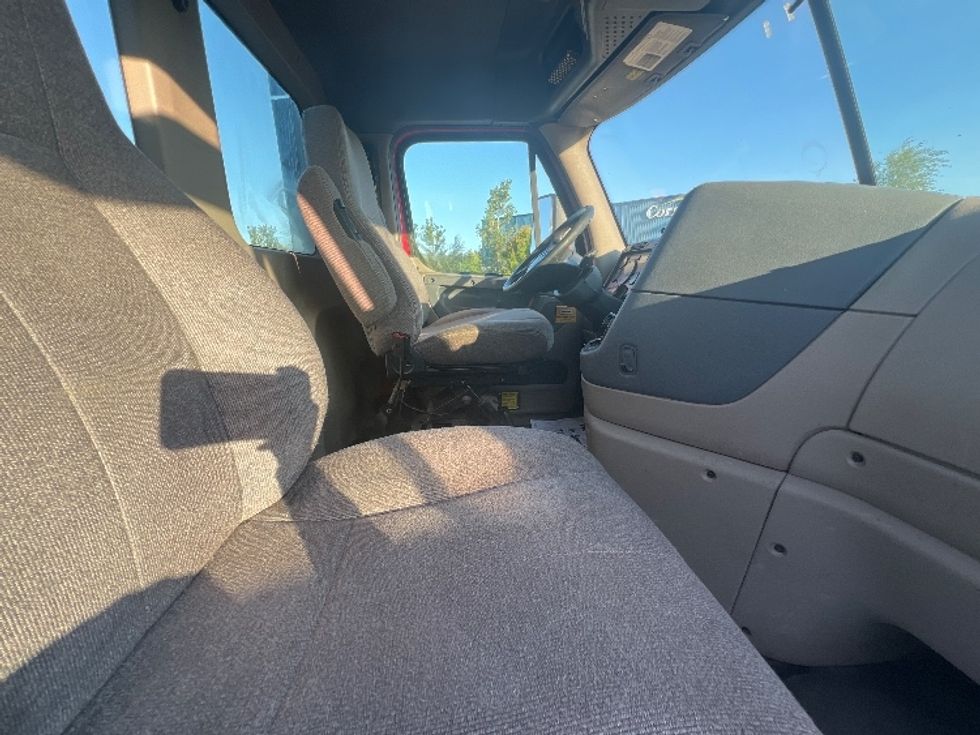 Day Cab Tractor-Heavy Duty Tractors-Freightliner-2018-Cascadia 12564ST-Rochester-NY-546,980\n\t\tmiles-$ 35,500 - Image 14