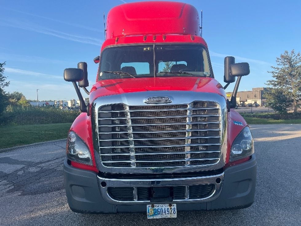 Day Cab Tractor-Heavy Duty Tractors-Freightliner-2018-Cascadia 12564ST-Rochester-NY-546,991\n\t\tmiles-$ 14,000 - Image 2