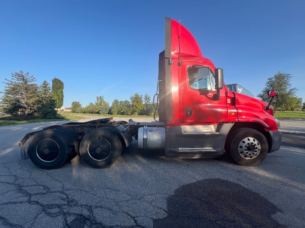 Day Cab Tractor-Heavy Duty Tractors-Freightliner-2018-Cascadia 12564ST-Rochester-NY-546,991\n\t\tmiles-$ 14,000 - Image 8