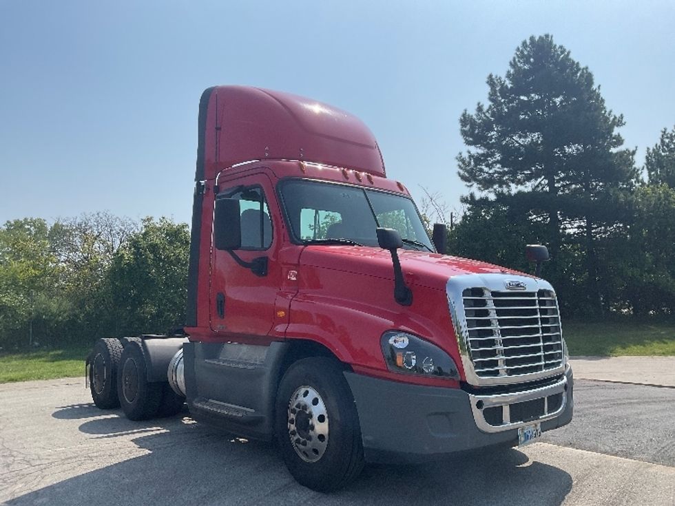 Day Cab Tractor-Heavy Duty Tractors-Freightliner-2018-Cascadia 12564ST-Rochester-NY-548,866\n\t\tmiles-$ 35,750 - Image 1