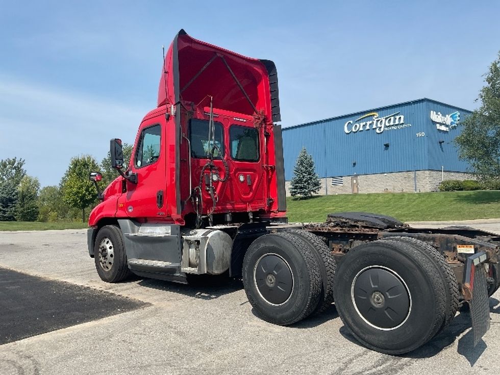Day Cab Tractor-Heavy Duty Tractors-Freightliner-2018-Cascadia 12564ST-Rochester-NY-548,866\n\t\tmiles-$ 35,750 - Image 5