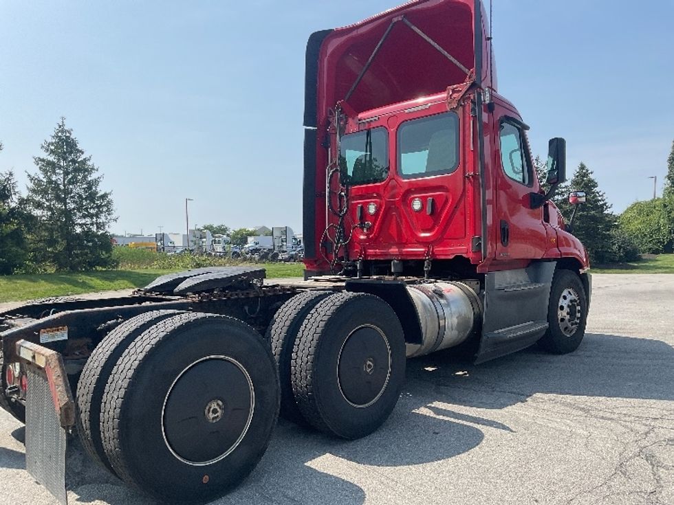 Day Cab Tractor-Heavy Duty Tractors-Freightliner-2018-Cascadia 12564ST-Rochester-NY-548,866\n\t\tmiles-$ 35,750 - Image 7