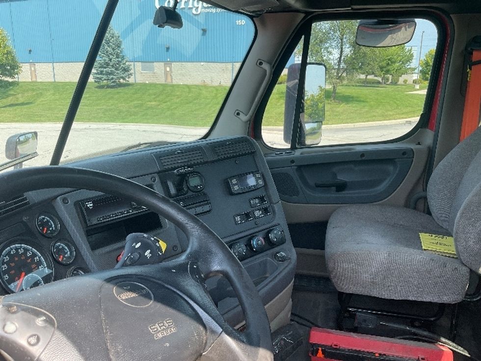 Day Cab Tractor-Heavy Duty Tractors-Freightliner-2018-Cascadia 12564ST-Rochester-NY-548,866\n\t\tmiles-$ 35,750 - Image 9