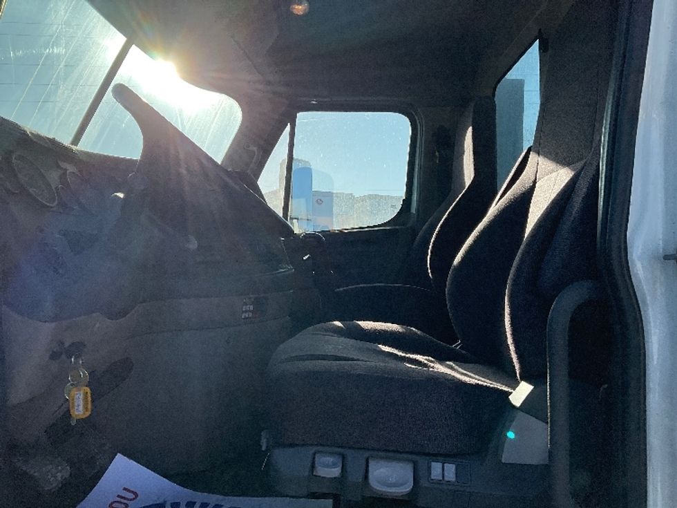 Day Cab Tractor-Heavy Duty Tractors-Freightliner-2018-Cascadia 12564ST-Romulus-MI-218,596\n\t\tmiles-$ 40,500 - Image 10