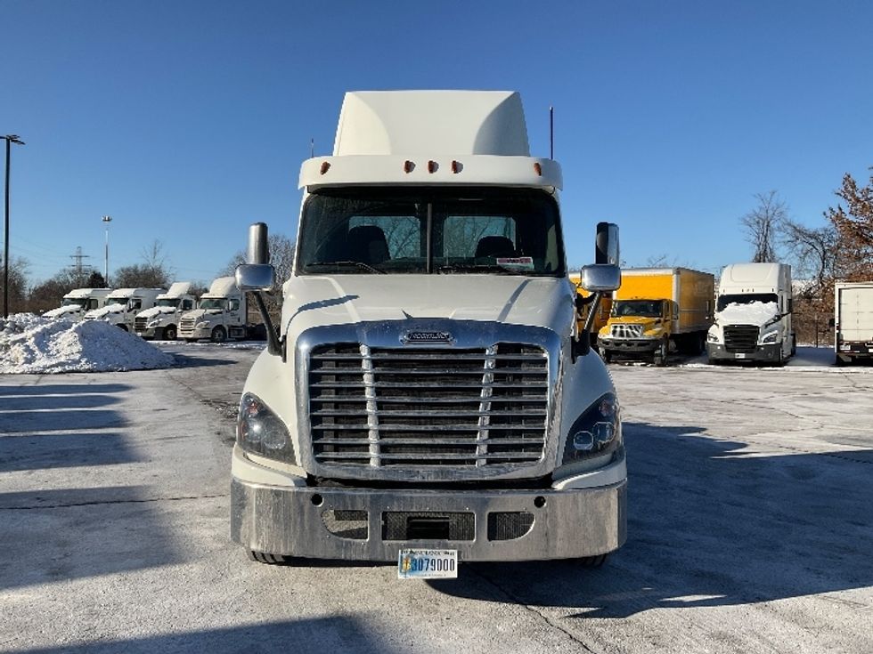 Day Cab Tractor-Heavy Duty Tractors-Freightliner-2018-Cascadia 12564ST-Romulus-MI-218,596\n\t\tmiles-$ 40,500 - Image 2