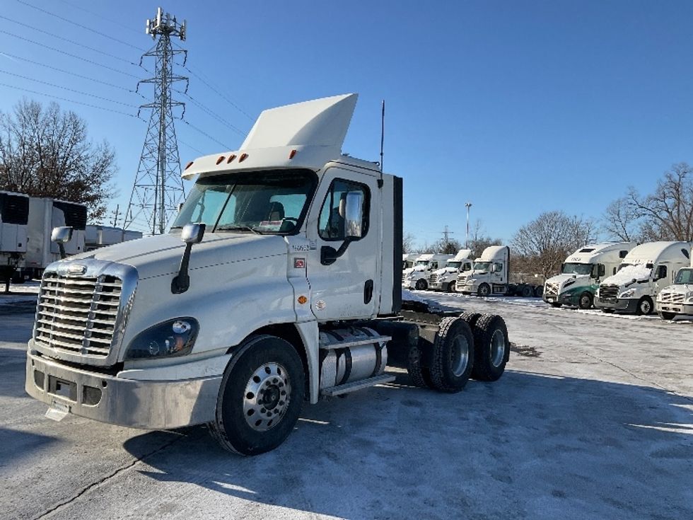 Day Cab Tractor-Heavy Duty Tractors-Freightliner-2018-Cascadia 12564ST-Romulus-MI-218,596\n\t\tmiles-$ 40,500 - Image 3