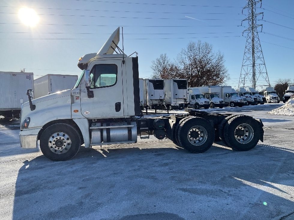 Day Cab Tractor-Heavy Duty Tractors-Freightliner-2018-Cascadia 12564ST-Romulus-MI-218,596\n\t\tmiles-$ 40,500 - Image 4