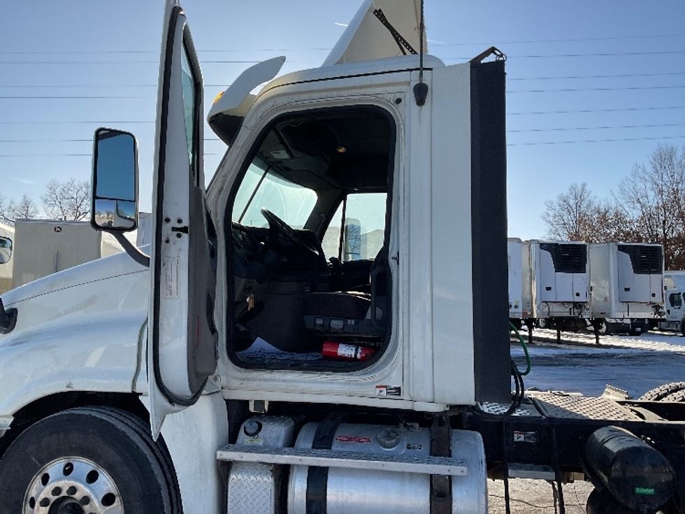 Day Cab Tractor-Heavy Duty Tractors-Freightliner-2018-Cascadia 12564ST-Romulus-MI-218,596\n\t\tmiles-$ 40,500 - Image 9