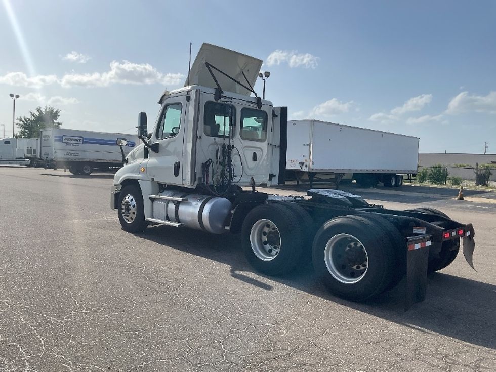 Day Cab Tractor-Heavy Duty Tractors-Freightliner-2018-Cascadia 12564ST-Romulus-MI-291,137\n\t\tmiles-$ 40,750 - Image 5