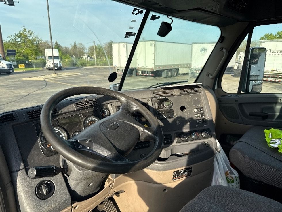 Day Cab Tractor-Heavy Duty Tractors-Freightliner-2018-Cascadia 12564ST-Romulus-MI-348,025\n\t\tmiles-$ 39,500 - Image 10