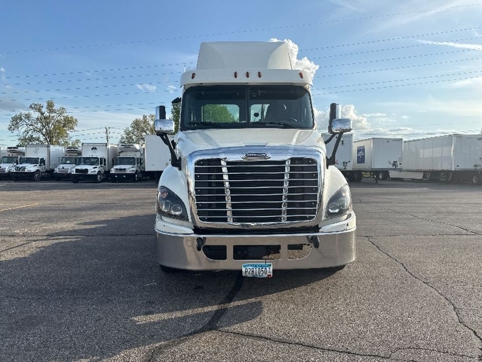 Day Cab Tractor-Heavy Duty Tractors-Freightliner-2018-Cascadia 12564ST-Romulus-MI-348,025\n\t\tmiles-$ 39,500 - Image 2