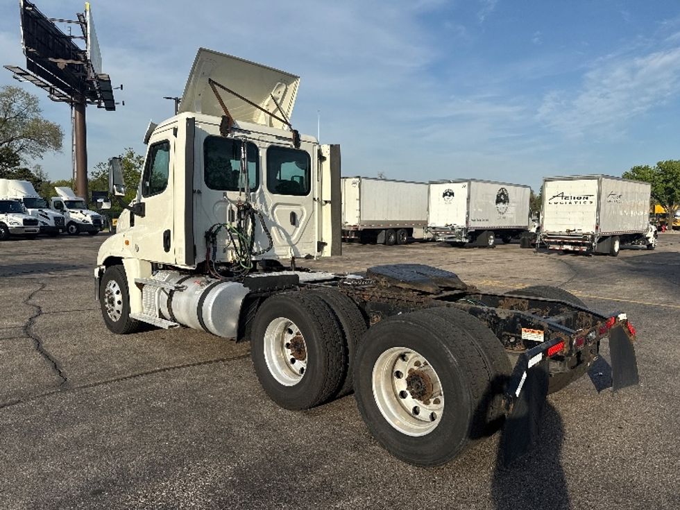 Day Cab Tractor-Heavy Duty Tractors-Freightliner-2018-Cascadia 12564ST-Romulus-MI-348,025\n\t\tmiles-$ 39,500 - Image 5