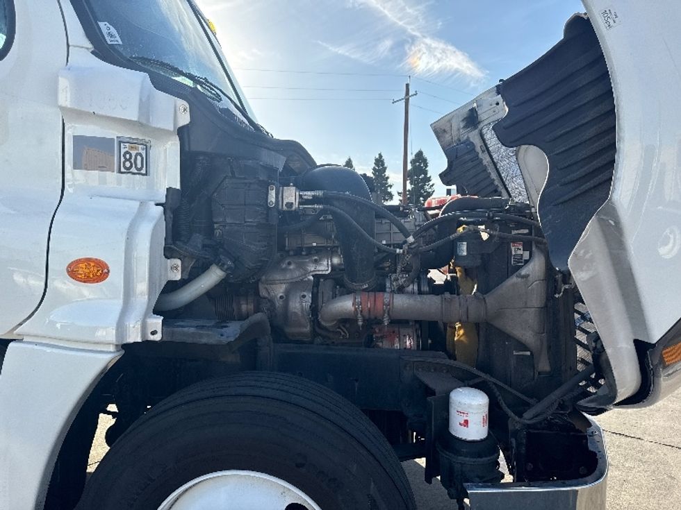Day Cab Tractor-Heavy Duty Tractors-Freightliner-2018-Cascadia 12564ST-Sacramento-CA-434,200\n\t\tmiles-$ 37,000 - Image 15