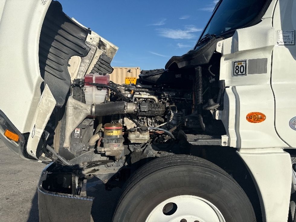 Day Cab Tractor-Heavy Duty Tractors-Freightliner-2018-Cascadia 12564ST-Sacramento-CA-434,200\n\t\tmiles-$ 37,000 - Image 16
