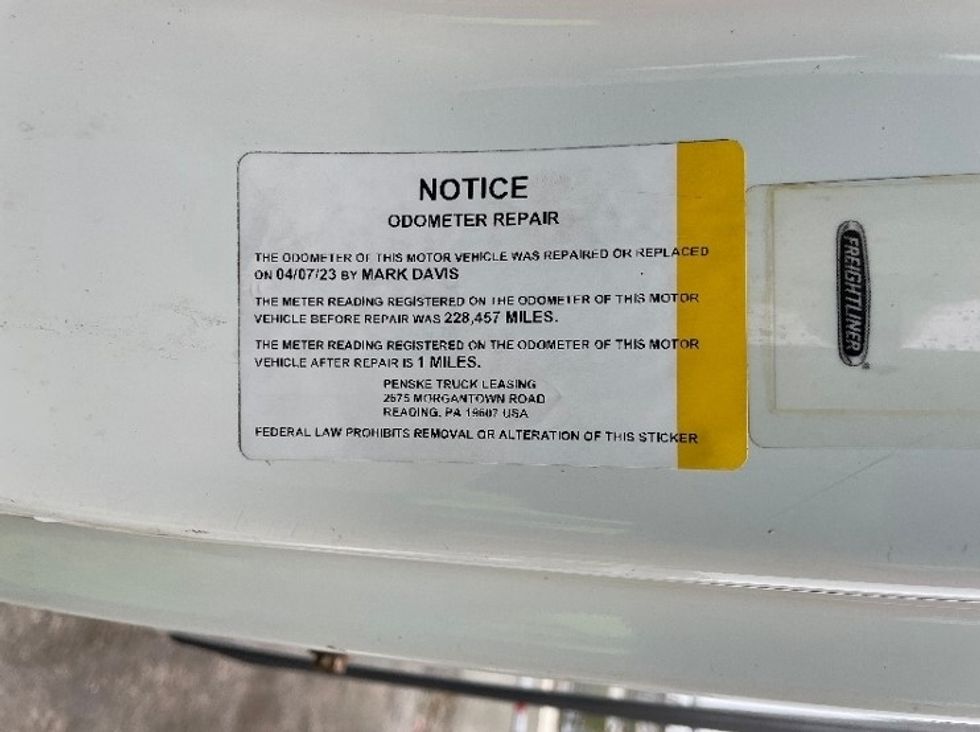 Day Cab Tractor-Heavy Duty Tractors-Freightliner-2018-Cascadia 12564ST-Saginaw-MI-242,693\n\t\tmiles-$ 49,000 - Image 17