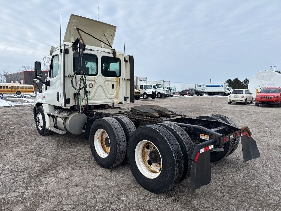Day Cab Tractor-Heavy Duty Tractors-Freightliner-2018-Cascadia 12564ST-Saginaw-MI-249,718\n\t\tmiles-$ 44,000 - Image 5