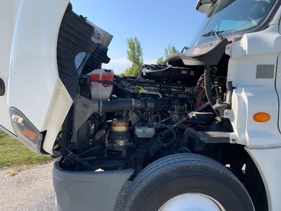 Day Cab Tractor-Heavy Duty Tractors-Freightliner-2018-Cascadia 12564ST-Saginaw-MI-482,213\n\t\tmiles-$ 37,000 - Image 16