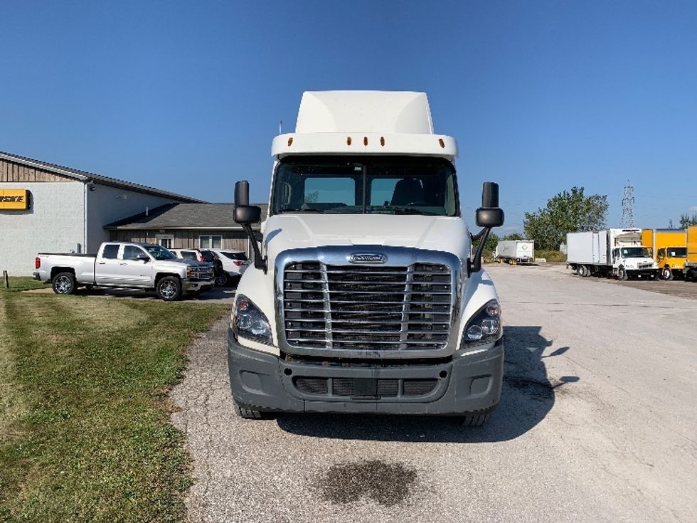 Day Cab Tractor-Heavy Duty Tractors-Freightliner-2018-Cascadia 12564ST-Saginaw-MI-482,213\n\t\tmiles-$ 37,000 - Image 2