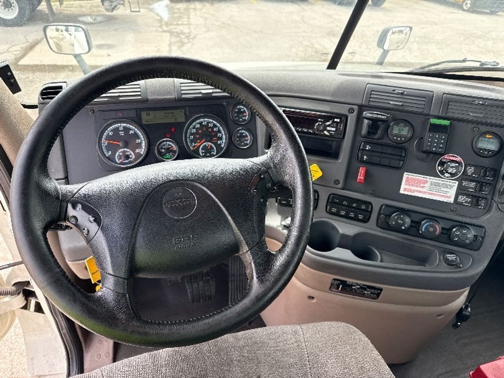 Day Cab Tractor-Heavy Duty Tractors-Freightliner-2018-Cascadia 12564ST-Saginaw-MI-599,091\n\t\tmiles-$ 25,250 - Image 11