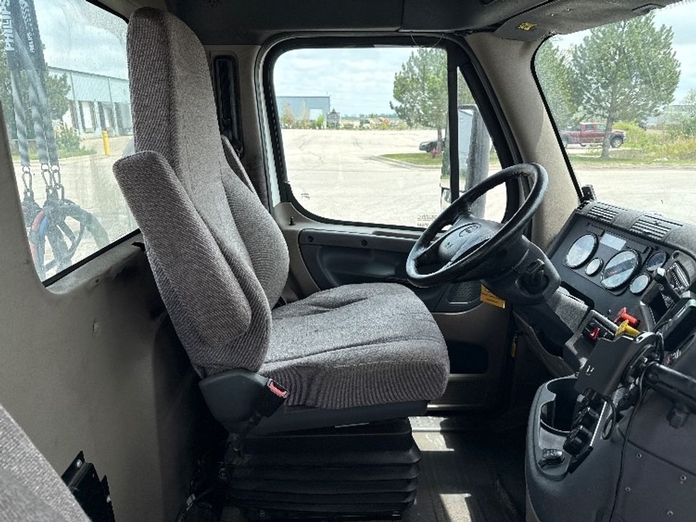 Day Cab Tractor-Heavy Duty Tractors-Freightliner-2018-Cascadia 12564ST-Saginaw-MI-599,091\n\t\tmiles-$ 25,250 - Image 14