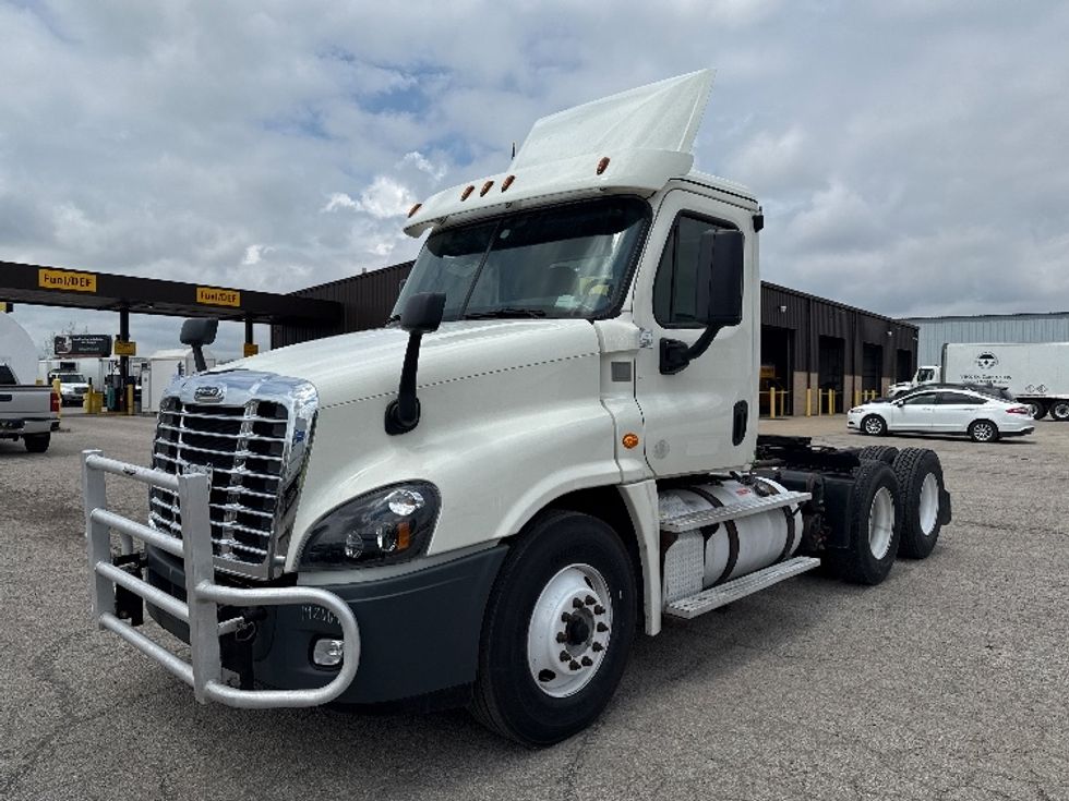 Day Cab Tractor-Heavy Duty Tractors-Freightliner-2018-Cascadia 12564ST-Saginaw-MI-599,091\n\t\tmiles-$ 25,250 - Image 3