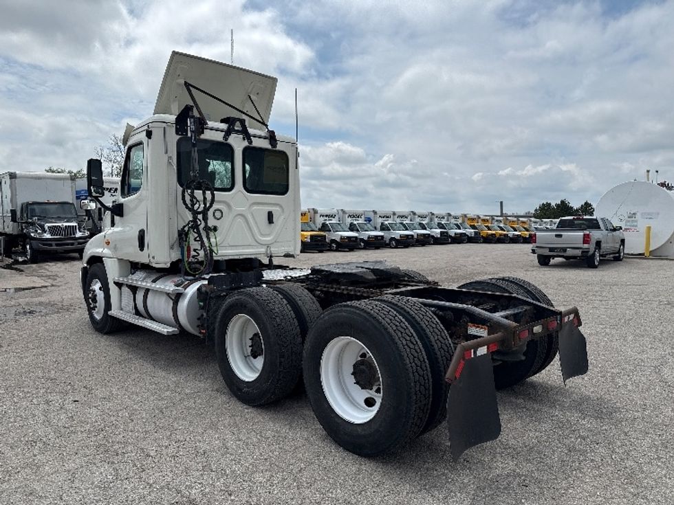 Day Cab Tractor-Heavy Duty Tractors-Freightliner-2018-Cascadia 12564ST-Saginaw-MI-599,091\n\t\tmiles-$ 25,250 - Image 5