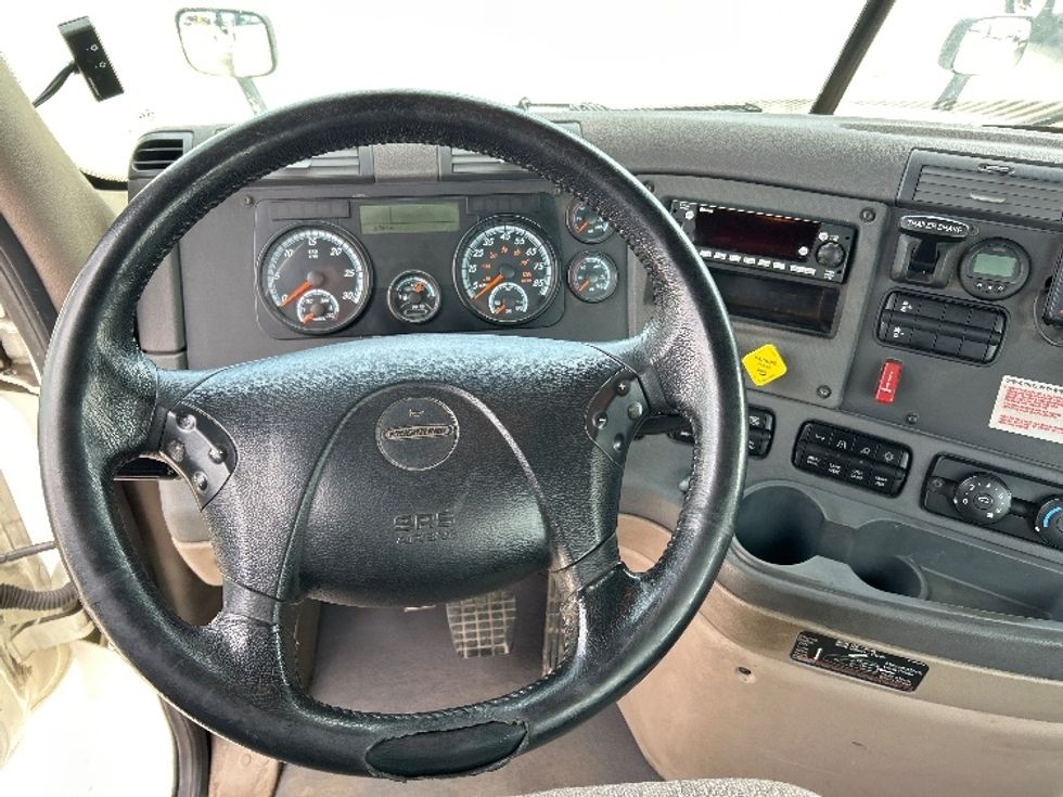 Day Cab Tractor-Heavy Duty Tractors-Freightliner-2018-Cascadia 12564ST-Saginaw-MI-622,396\n\t\tmiles-$ 23,500 - Image 10
