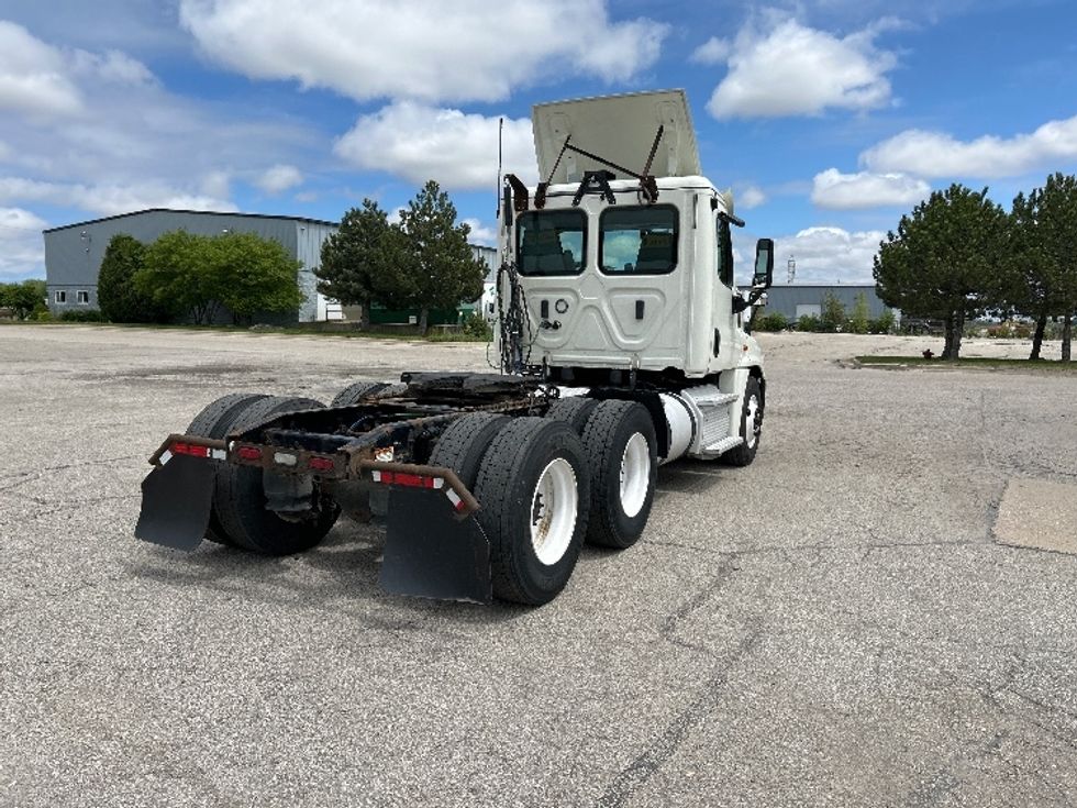 Day Cab Tractor-Heavy Duty Tractors-Freightliner-2018-Cascadia 12564ST-Saginaw-MI-622,396\n\t\tmiles-$ 23,500 - Image 6