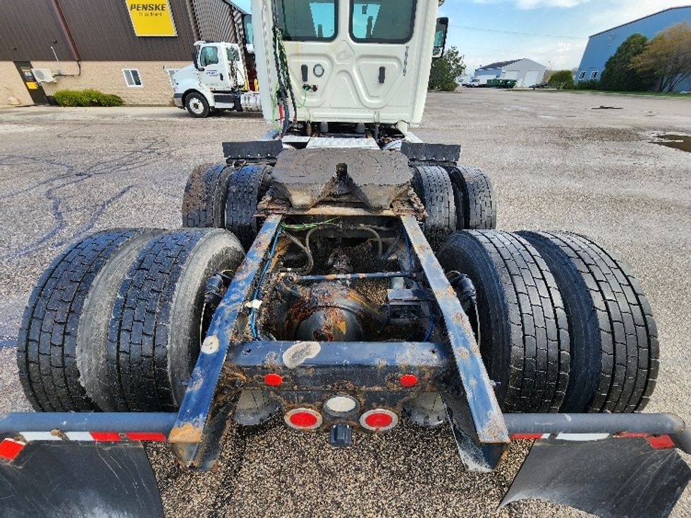 Day Cab Tractor-Heavy Duty Tractors-Freightliner-2018-Cascadia 12564ST-Saginaw-MI-642,643\n\t\tmiles-$ 23,750 - Image 6