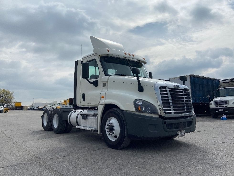 Day Cab Tractor-Heavy Duty Tractors-Freightliner-2018-Cascadia 12564ST-San Antonio-TX-480,599\n\t\tmiles-$ 38,000 - Image 1