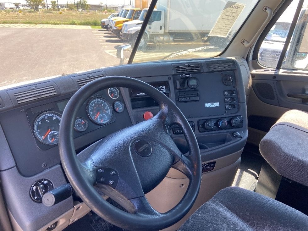 Day Cab Tractor-Heavy Duty Tractors-Freightliner-2018-Cascadia 12564ST-San Antonio-TX-492,958\n\t\tmiles-$ 40,750 - Image 10