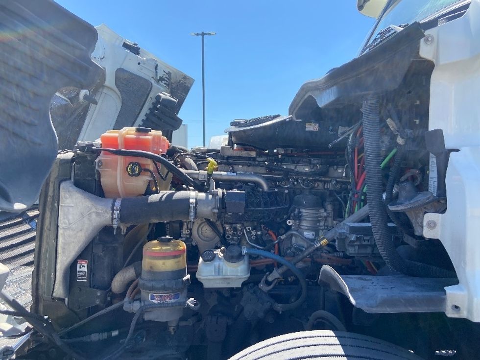 Day Cab Tractor-Heavy Duty Tractors-Freightliner-2018-Cascadia 12564ST-San Antonio-TX-492,958\n\t\tmiles-$ 40,750 - Image 16