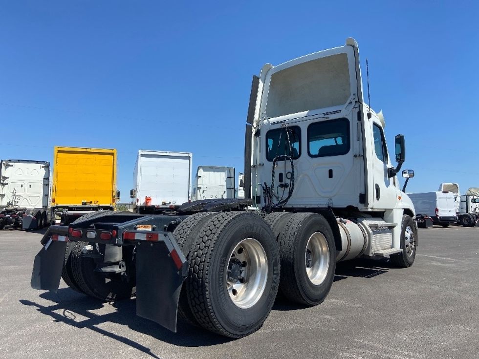 Day Cab Tractor-Heavy Duty Tractors-Freightliner-2018-Cascadia 12564ST-San Antonio-TX-492,958\n\t\tmiles-$ 40,750 - Image 7