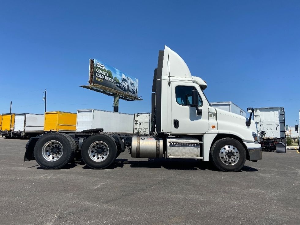 Day Cab Tractor-Heavy Duty Tractors-Freightliner-2018-Cascadia 12564ST-San Antonio-TX-492,958\n\t\tmiles-$ 40,750 - Image 8