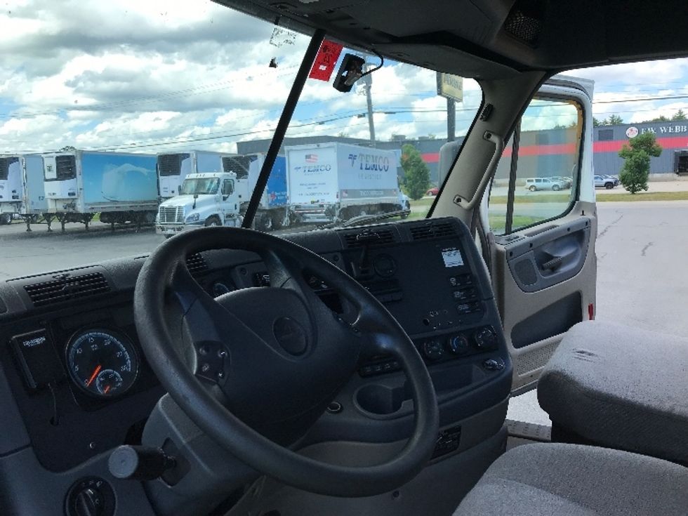 Day Cab Tractor-Heavy Duty Tractors-Freightliner-2018-Cascadia 12564ST-Scarborough-ME-573,026\n\t\tmiles-$ 28,750 - Image 10