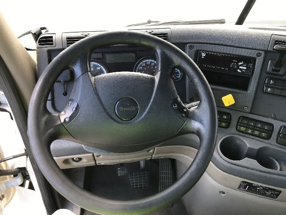 Day Cab Tractor-Heavy Duty Tractors-Freightliner-2018-Cascadia 12564ST-Scarborough-ME-573,026\n\t\tmiles-$ 28,750 - Image 11