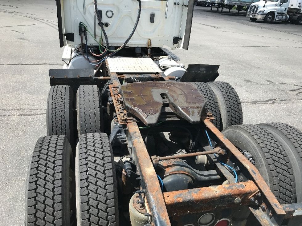 Day Cab Tractor-Heavy Duty Tractors-Freightliner-2018-Cascadia 12564ST-Scarborough-ME-573,026\n\t\tmiles-$ 28,750 - Image 6