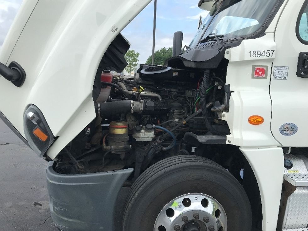 Day Cab Tractor-Heavy Duty Tractors-Freightliner-2018-Cascadia 12564ST-Scarborough-ME-596,683\n\t\tmiles-$ 29,750 - Image 16