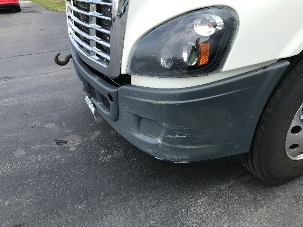 Day Cab Tractor-Heavy Duty Tractors-Freightliner-2018-Cascadia 12564ST-Scarborough-ME-596,683\n\t\tmiles-$ 29,750 - Image 20