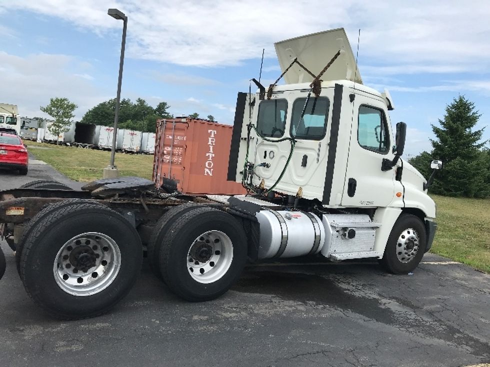 Day Cab Tractor-Heavy Duty Tractors-Freightliner-2018-Cascadia 12564ST-Scarborough-ME-596,683\n\t\tmiles-$ 29,750 - Image 7