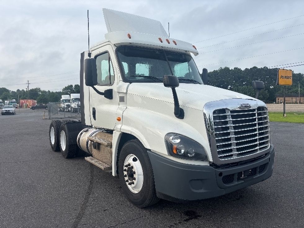 Day Cab Tractor-Heavy Duty Tractors-Freightliner-2018-Cascadia 12564ST-Shreveport-LA-404,706\n\t\tmiles-$ 40,500 - Image 1
