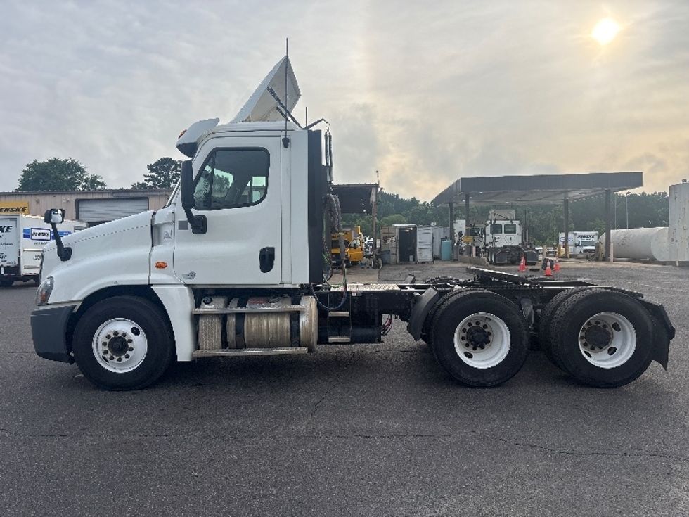 Day Cab Tractor-Heavy Duty Tractors-Freightliner-2018-Cascadia 12564ST-Shreveport-LA-404,706\n\t\tmiles-$ 40,500 - Image 4