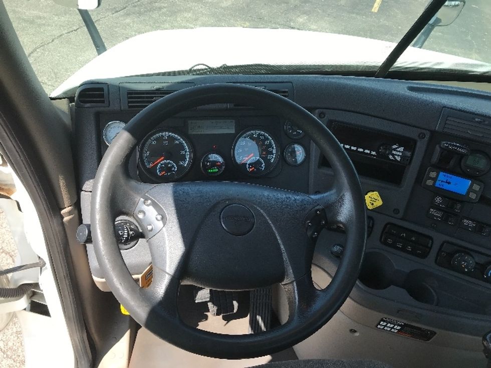 Day Cab Tractor-Heavy Duty Tractors-Freightliner-2018-Cascadia 12564ST-South Bend-IN-436,458\n\t\tmiles-$ 38,750 - Image 11