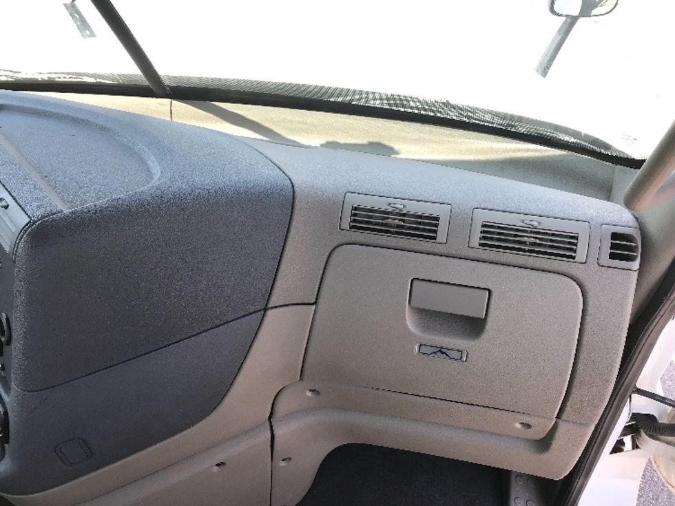 Day Cab Tractor-Heavy Duty Tractors-Freightliner-2018-Cascadia 12564ST-South Bend-IN-436,458\n\t\tmiles-$ 38,750 - Image 13