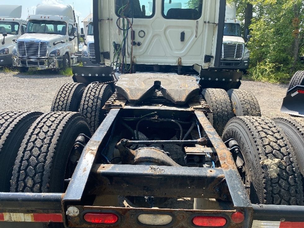 Day Cab Tractor-Heavy Duty Tractors-Freightliner-2018-Cascadia 12564ST-South Plainfield-NJ-400,879\n\t\tmiles-$ 41,750 - Image 6