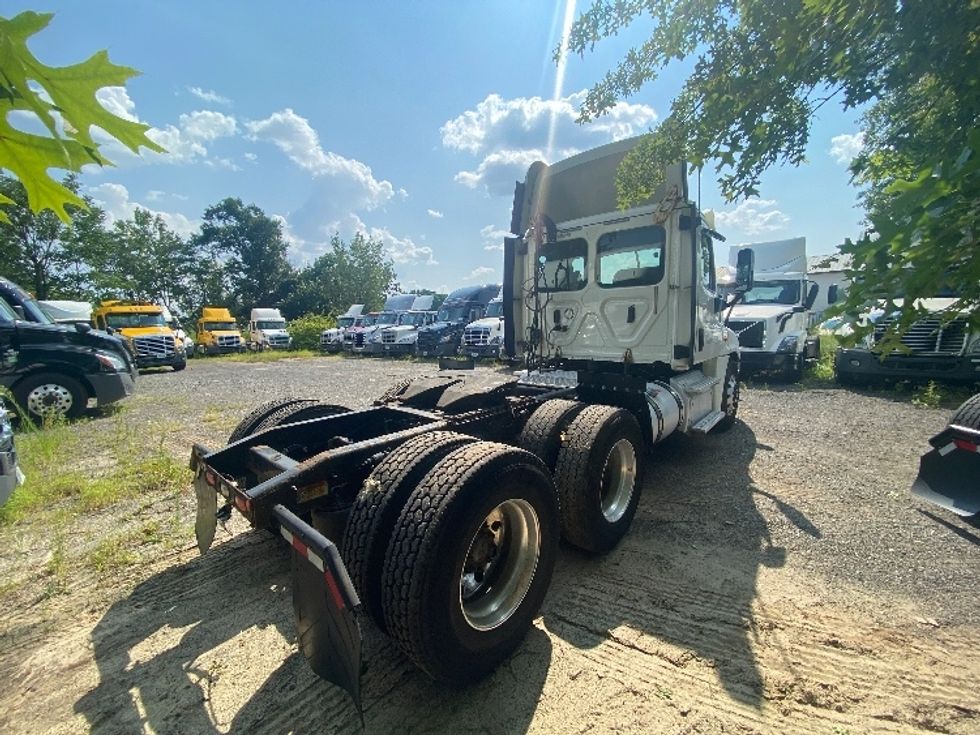 Day Cab Tractor-Heavy Duty Tractors-Freightliner-2018-Cascadia 12564ST-South Plainfield-NJ-400,879\n\t\tmiles-$ 41,750 - Image 7