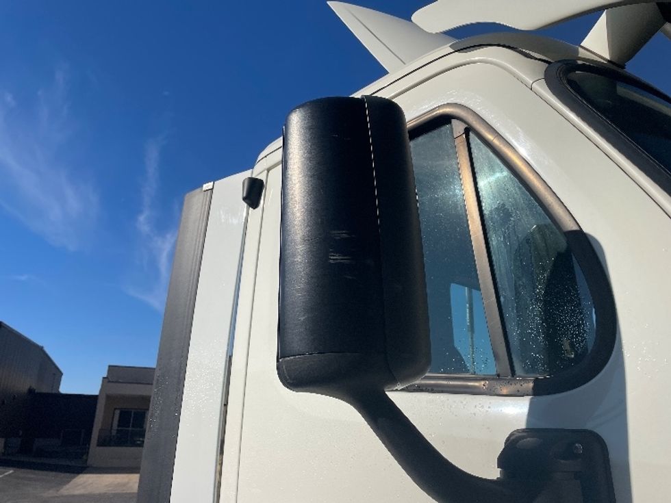 Day Cab Tractor-Heavy Duty Tractors-Freightliner-2018-Cascadia 12564ST-Spartanburg-SC-321,132\n\t\tmiles-$ 43,250 - Image 19